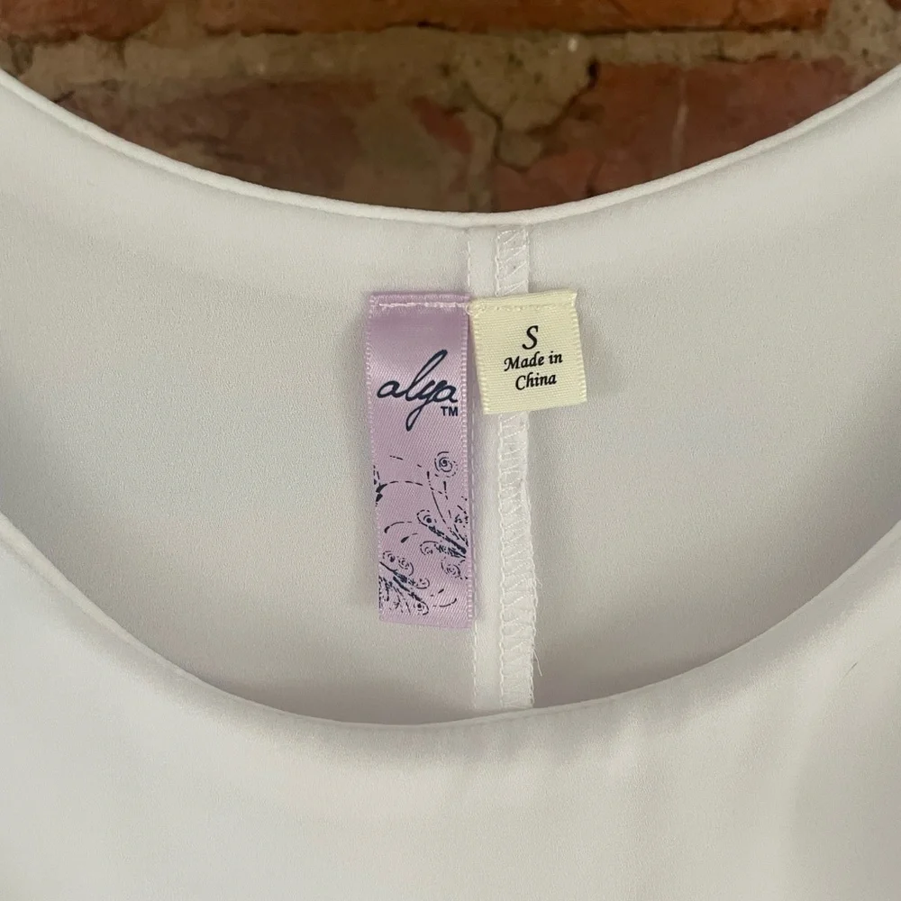 White shift dress - Picture 5 of 5